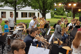 Musikverein Grafenrheinfeld Sommerserenade Serenade 2017 SBO JBO Youngsters Fahrradhalle