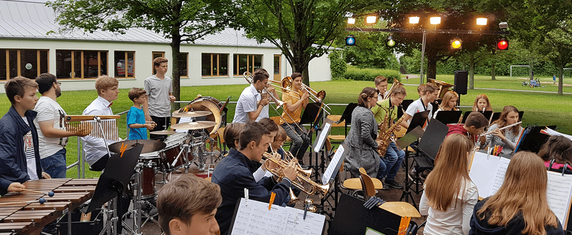 Musikverein Grafenrheinfeld Sommerserenade Serenade 2017 SBO JBO Youngsters Fahrradhalle