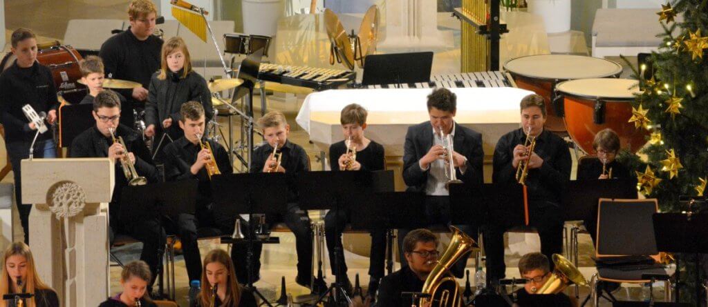 Weihnachtskonzert Musikverein Grafenrheinfeld Blasorchester Nachwuchs Youngsters Jugendblasochester Jürgen Elsen Kirche 2017