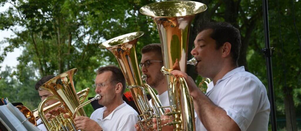 Musikverein Grafenrheinfeld Rafelder Musikanten Blasmusik Serenade Dominik Berchtold Johannes Stephan Tenorhorn Euphonium Fahrradhalle Grafenrheinfeld Schweinfurt