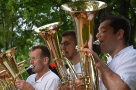 Musikverein Grafenrheinfeld Rafelder Musikanten Blasmusik Serenade Dominik Berchtold Johannes Stephan Tenorhorn Euphonium Fahrradhalle Grafenrheinfeld Schweinfurt