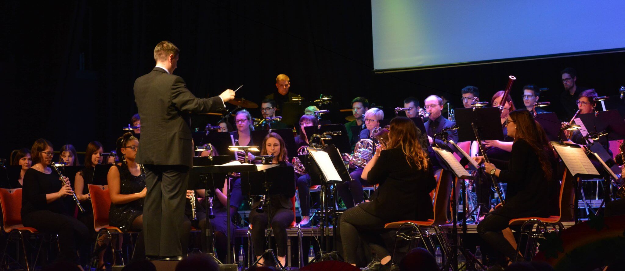 In 80 Tagen um die Welt Frühjahrskonzert 2019 SBO Grafenrheinfeld Kulturhalle Raphael Schollenberger Symphonisches Blasorchester Musik