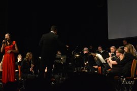 Beim Frühjahrskonzert 2022 unter dem Motto "Thank you for the music" kehrte das SBO unter der Leitung von Christian Lang zusammen mit Sängerin Emily Braun in die Kulturhalle Grafenrheinfeld zurück.