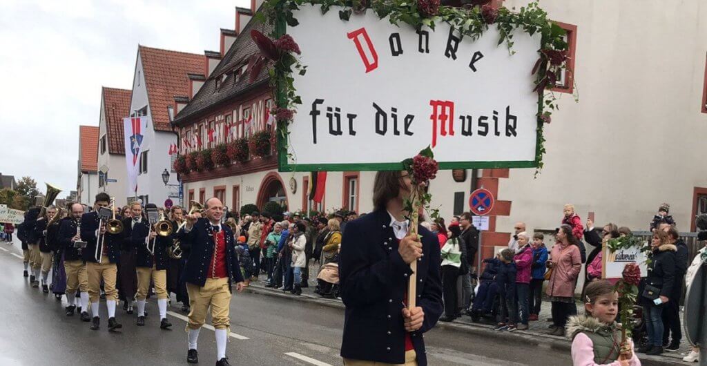 Kirchweih Erntedankumzug Markus Söder Kirm Blasmusik böhmisch Marsch