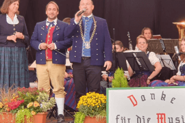 Kirchweih Kirm Grafenrheinfeld Rafeld SBO Blasmusik Blasorchester Schweinfurt Ilse Aigner Christian Keller Blasmusik Festzelt Planpaare Erntedankfest Erntedankumzug Rafelder Musikanten Orchester